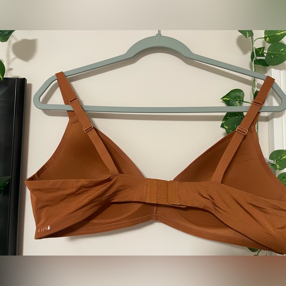 NWOT Skims T shirt bra - Picture 2 of 5